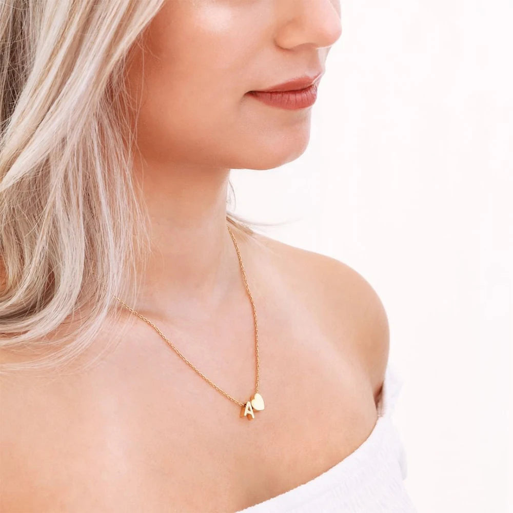 Collier Choker Dainty eManco 6MM – Pendentif Lettre Initiale Cœur – Collier Femme Doré Personnalisable