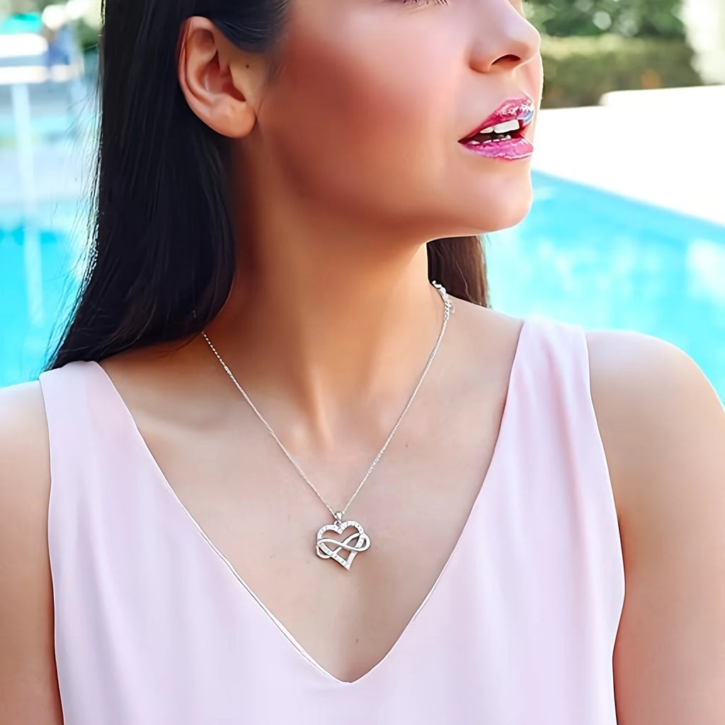 Coffret Rose Éternelle avec Collier Cœur Infini – Cadeau Romantique