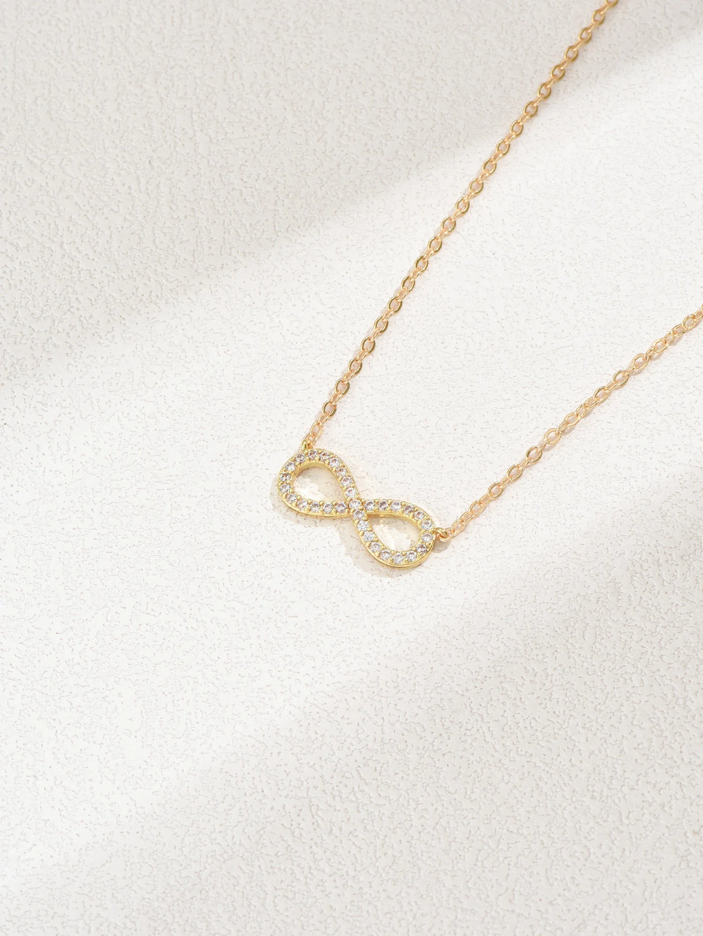 Collier Infini en Acier Inoxydable – Symbole d’Amour Éternel
