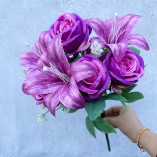 Bouquet Printanier Mélangé – 9 Tiges de Roses et Lys