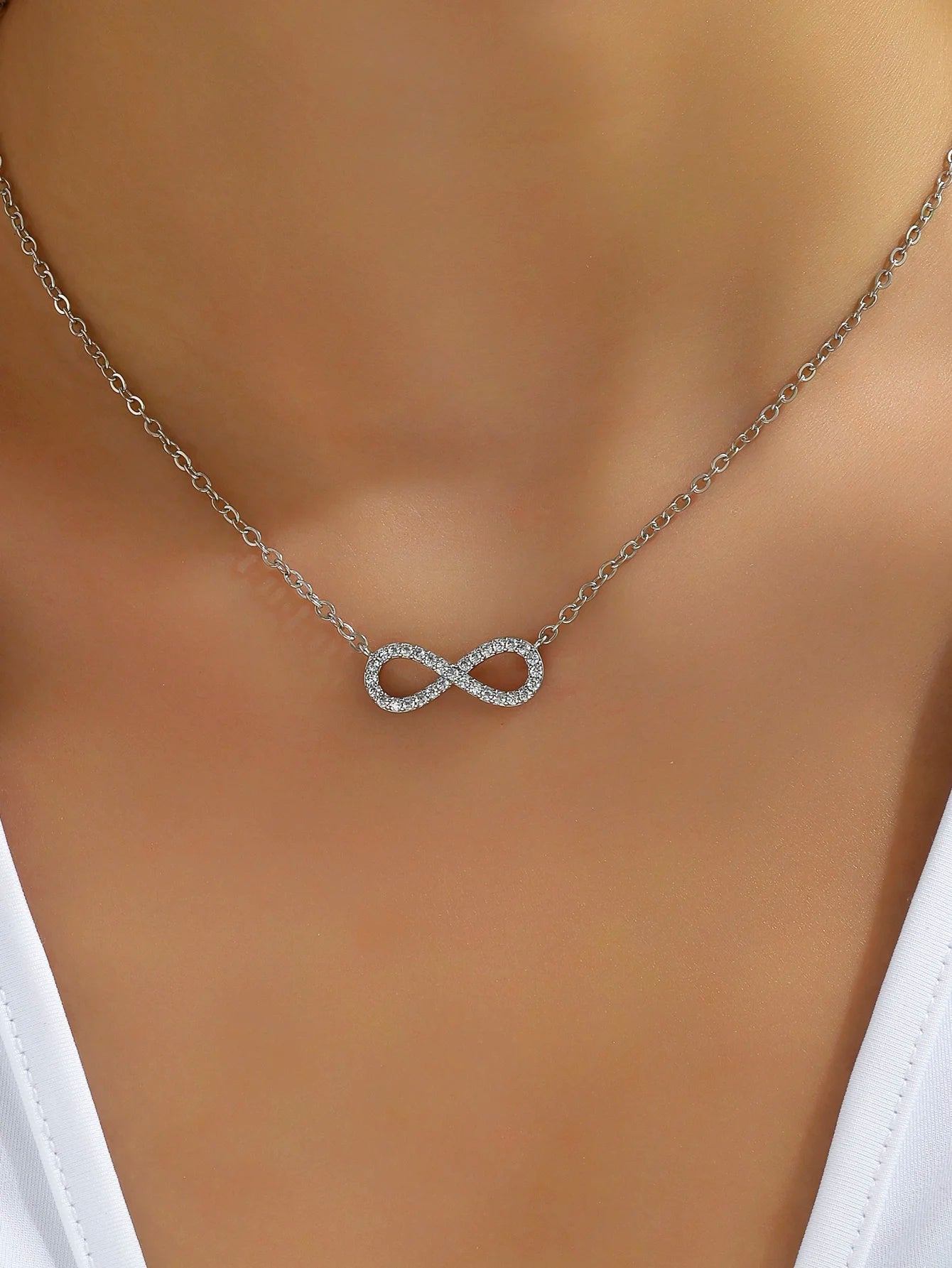 Collier Infini en Acier Inoxydable – Symbole d’Amour Éternel