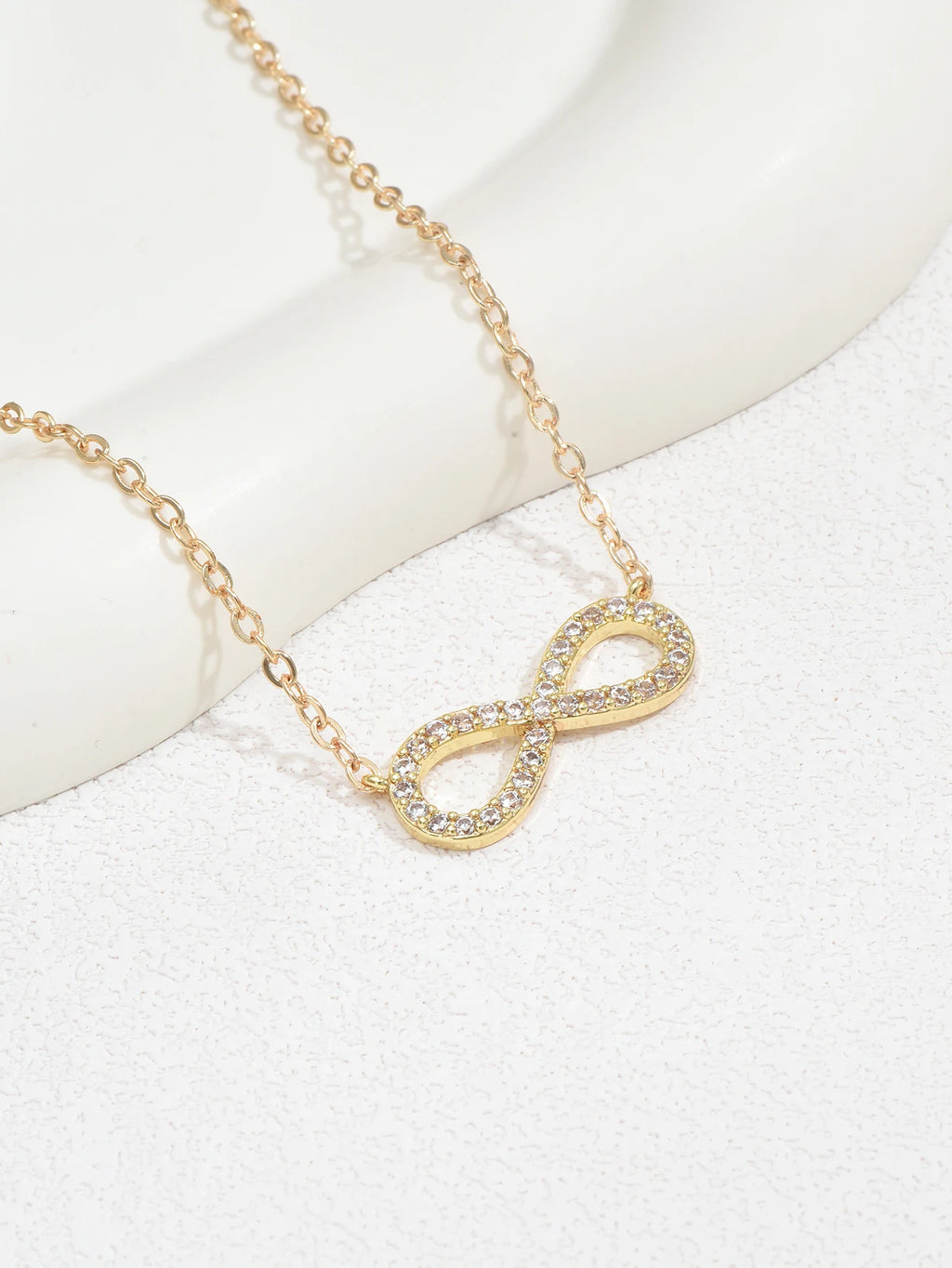 Collier Infini en Acier Inoxydable – Symbole d’Amour Éternel